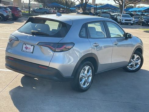 Used 2025 Honda HR-V LX image 5