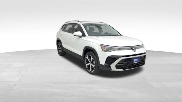 Used 2025 Volkswagen Taos SEL AWD/4WD image 8