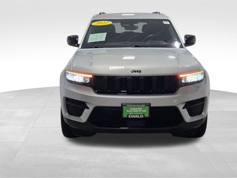Certified 2022 Jeep Grand Cherokee Altitude image 15
