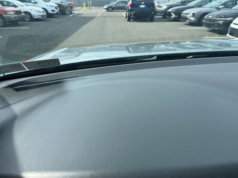 Used 2025 Volkswagen Taos SE image 34