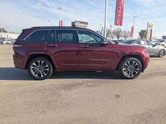 Used 2024 Jeep Grand Cherokee Overland w/ Trailer Tow Package AWD/4WD video 2