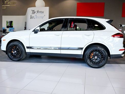 Used 2018 Porsche Cayenne Platinum Edition AWD/4WD image 9
