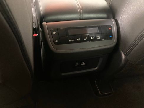 Used 2025 Nissan Pathfinder SV image 15