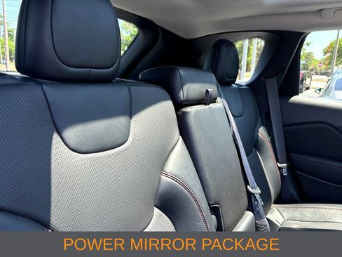 Used 2022 Jeep Cherokee Trailhawk w/ Sun, Sound & Nav Group AWD/4WD image 13