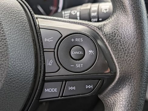 Used 2025 Toyota RAV4 XLE w/ Convenience Package FWD image 20