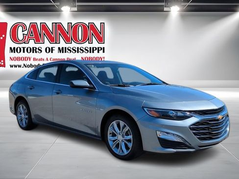 Used 2024 Chevrolet Malibu LT image 3
