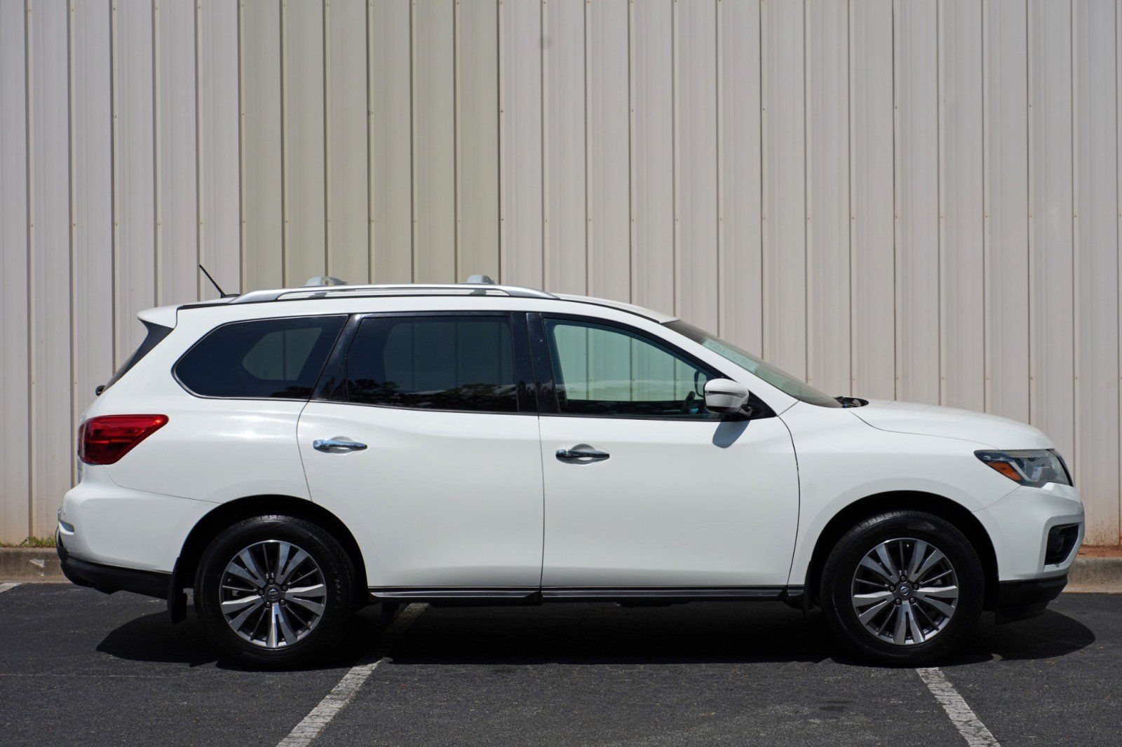 Used 2017 Nissan Pathfinder SV FWD image 49
