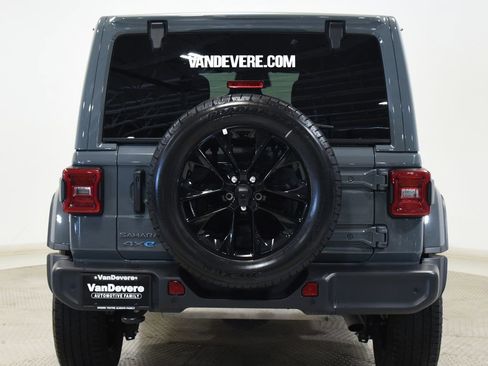 Used 2025 Jeep Wrangler Unlimited Sahara w/ Safety Group AWD/4WD image 13