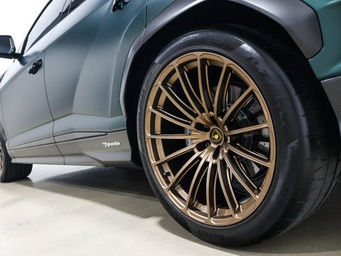 Used 2024 Lamborghini Urus Performante AWD/4WD image 19