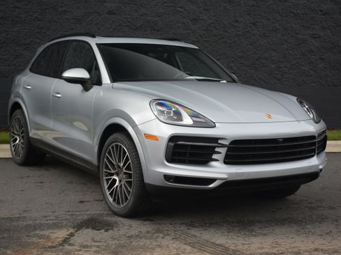 Certified 2023 Porsche Cayenne AWD/4WD image 9