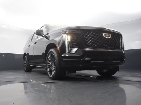 Used 2026 Cadillac Escalade ESV Platinum Sport w/ LPO, Floor Liner Package AWD/4WD image 48
