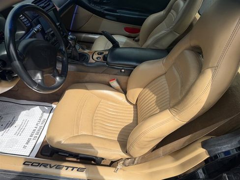 Used 1999 Chevrolet Corvette Coupe w/ Memory Pkg RWD image 9