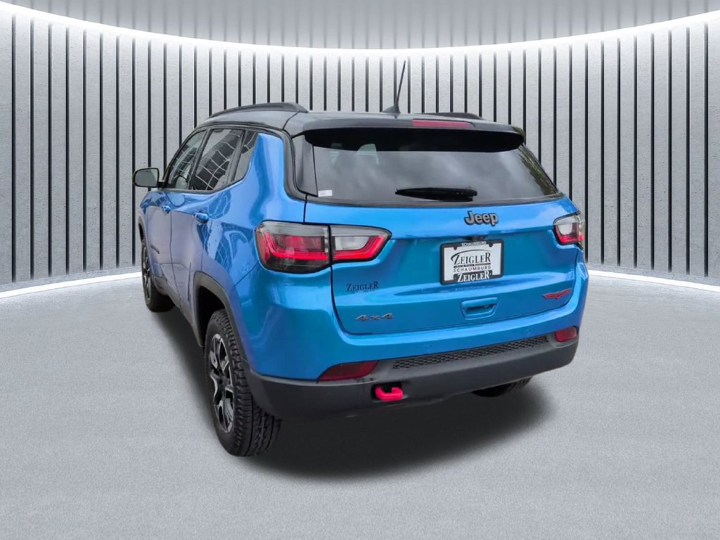 Used 2025 Jeep Compass Trailhawk w/ Trailhawk Elite Group AWD/4WD image 9