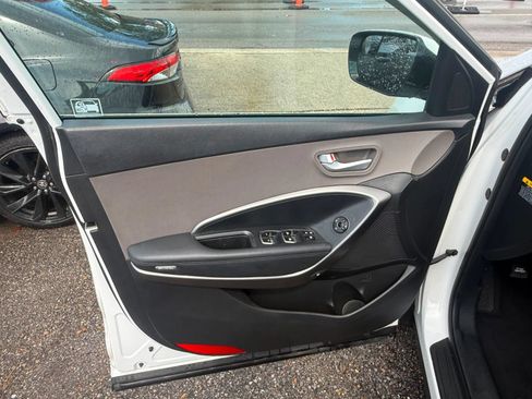 Used 2017 Hyundai Santa Fe Sport FWD image 11