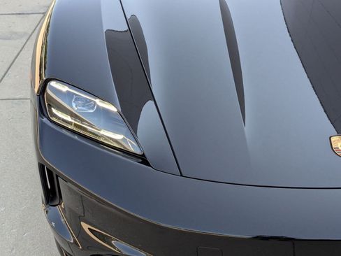 New 2026 Porsche Taycan GTS image 13