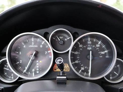 Used 2006 MAZDA MX-5 Miata Sport RWD image 27