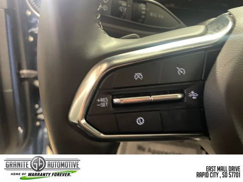 Used 2026 Chevrolet Equinox LT AWD/4WD image 31