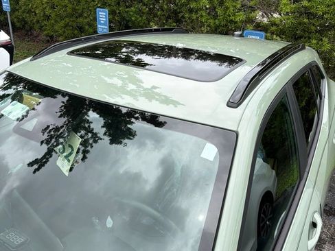 Used 2024 Chevrolet Trax RS w/ Sunroof Package FWD image 14