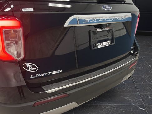 Used 2023 Ford Explorer Limited w/ Hybrid Equipment Group 310A AWD/4WD image 42