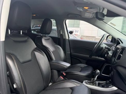 Used 2019 Jeep Compass Latitude w/ Popular Equipment Group AWD/4WD image 35