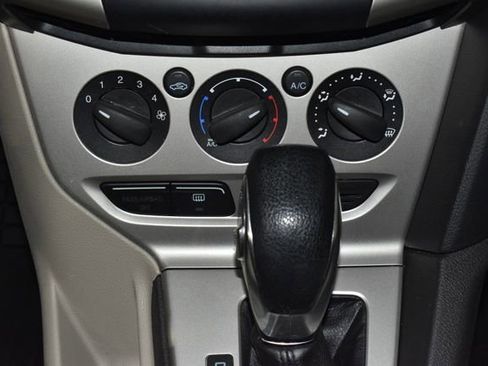 Used 2014 Ford Focus SE FWD image 16