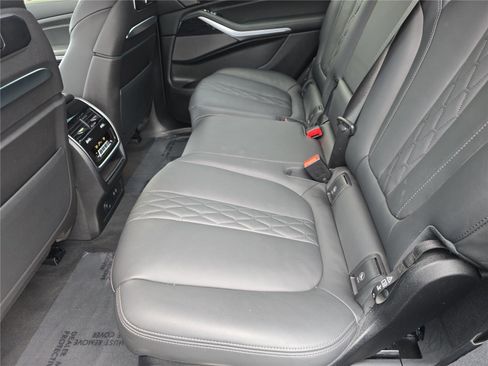Certified 2024 BMW X7 xDrive40i w/ M Sport Package AWD/4WD image 14