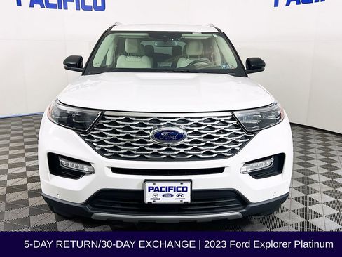 Used 2023 Ford Explorer Platinum w/ Technology Package AWD/4WD image 3