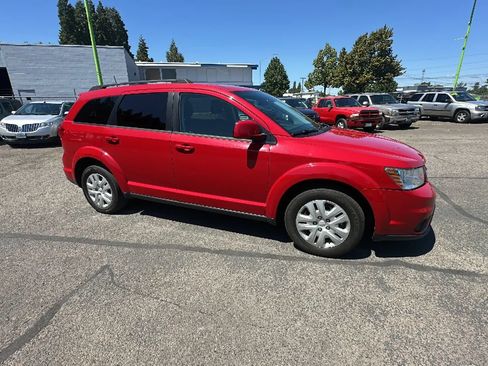 Used 2019 Dodge Journey SE w/ Premium Group FWD image 2