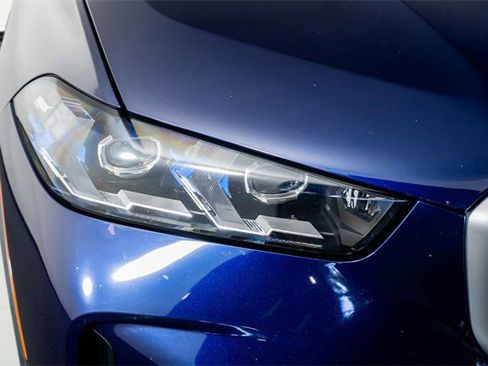 Used 2024 BMW X5 xDrive40i w/ Premium Essential Package image 21