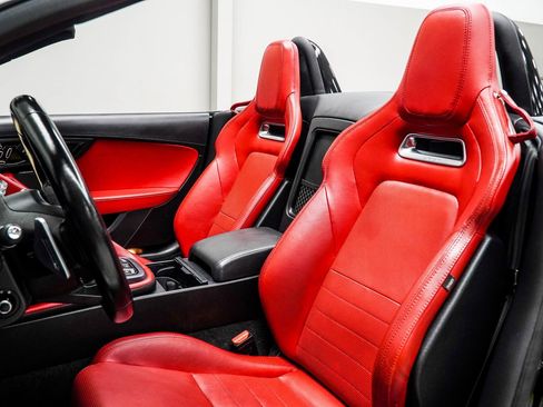 Used 2019 Jaguar F-TYPE P300 image 37