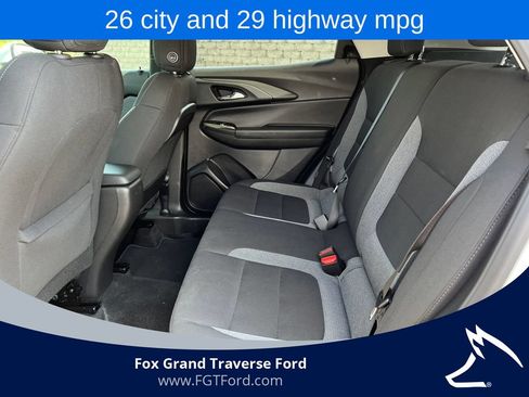 Used 2025 Chevrolet TrailBlazer LT AWD/4WD image 5
