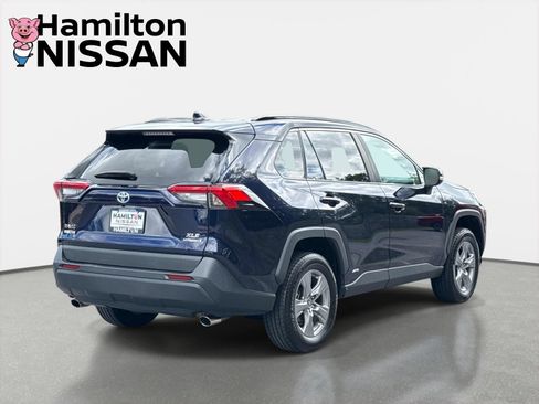 Used 2022 Toyota RAV4 XLE w/ Convenience Package AWD/4WD image 2