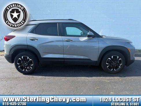 Used 2023 Chevrolet TrailBlazer LT w/ Convenience Package FWD image 2