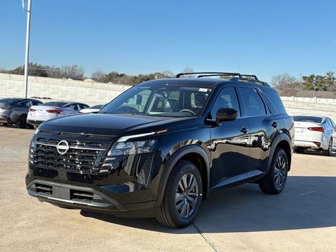 New 2026 Nissan Pathfinder SV image 5