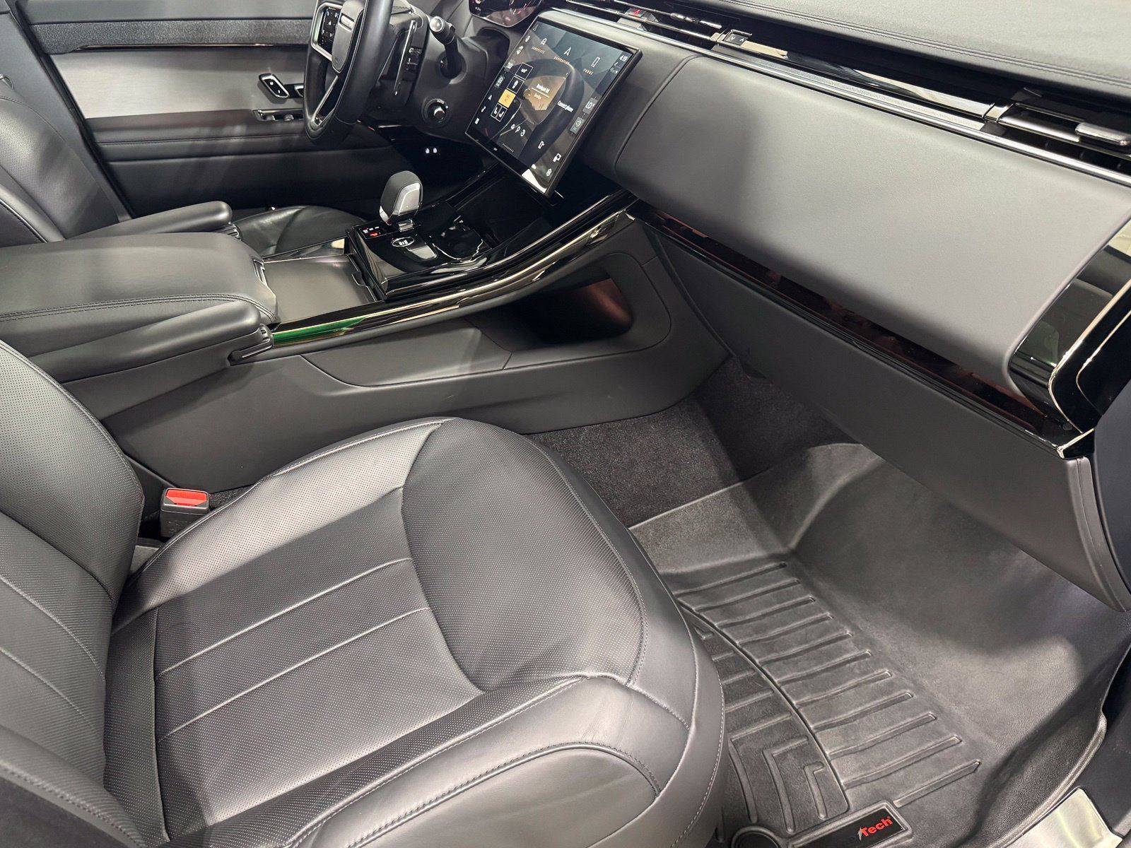 Used 2024 Land Rover Range Rover Sport SE AWD/4WD image 55