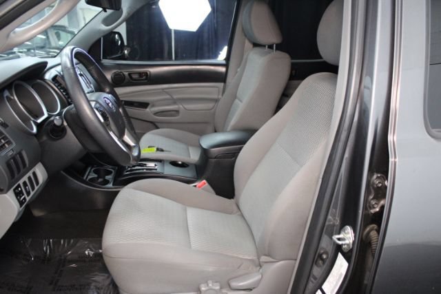Used 2015 Toyota Tacoma PreRunner w/ Convenience Package RWD image 17