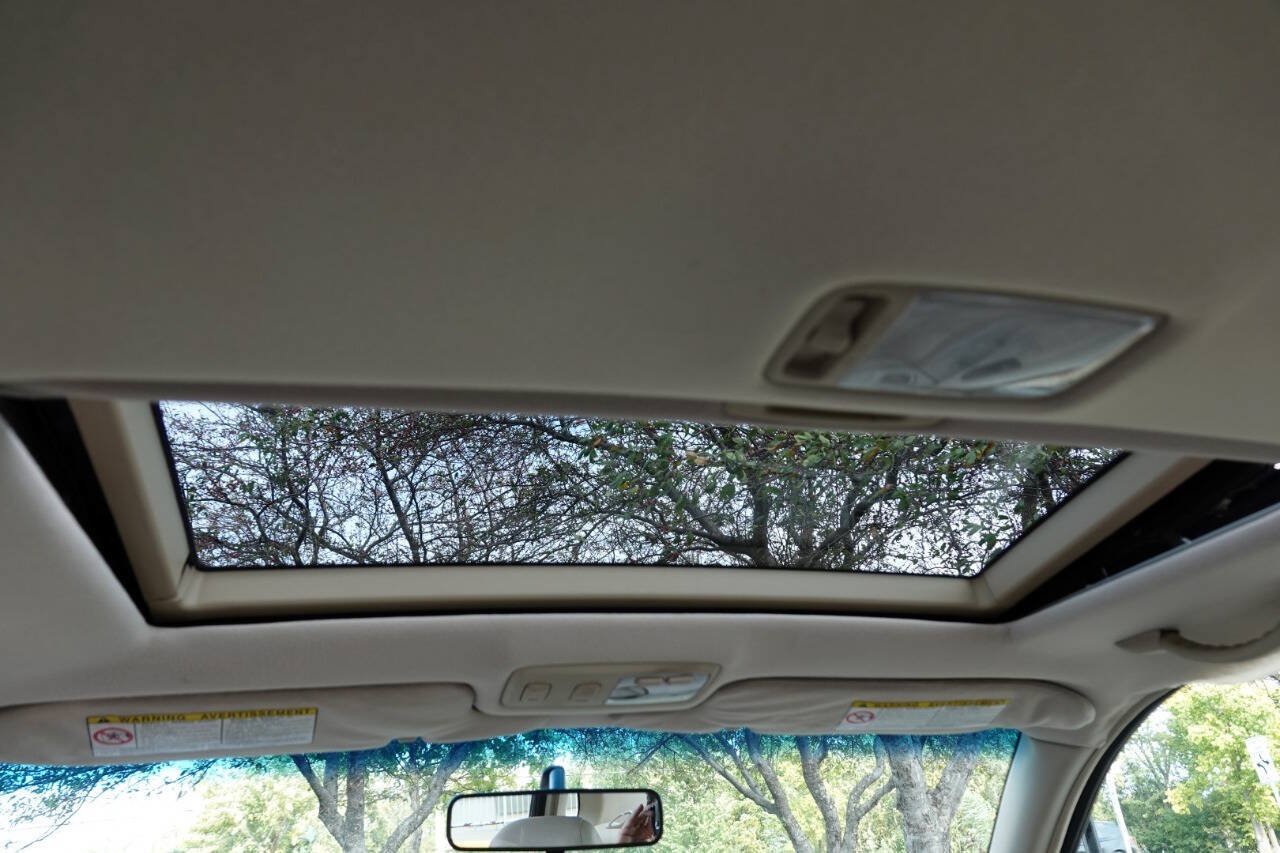 Used 1999 Toyota Avalon XLS FWD image 79