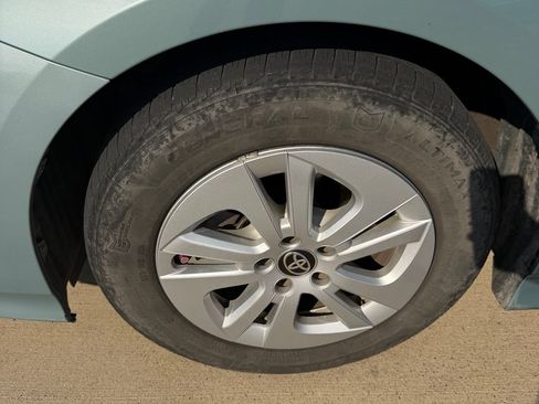 Used 2016 Toyota Prius Two FWD image 5