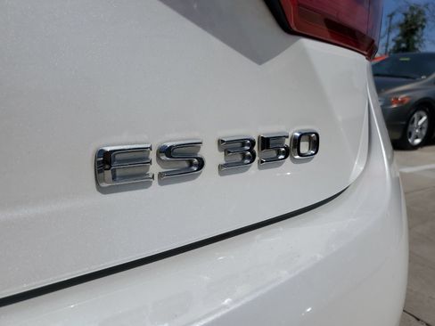 Used 2016 Lexus ES 350 w/ Premium Package w/Wood Trim FWD image 10