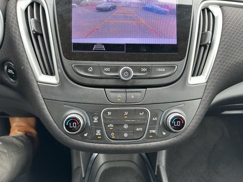 Used 2024 Chevrolet Malibu LT image 14