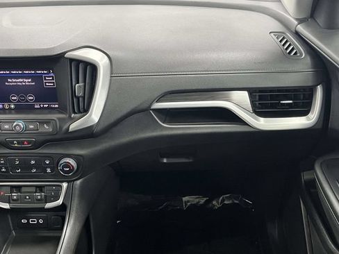Used 2024 GMC Terrain SLE FWD image 20