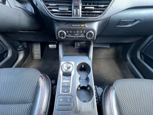 Used 2024 Ford Escape ST-Line FWD image 3