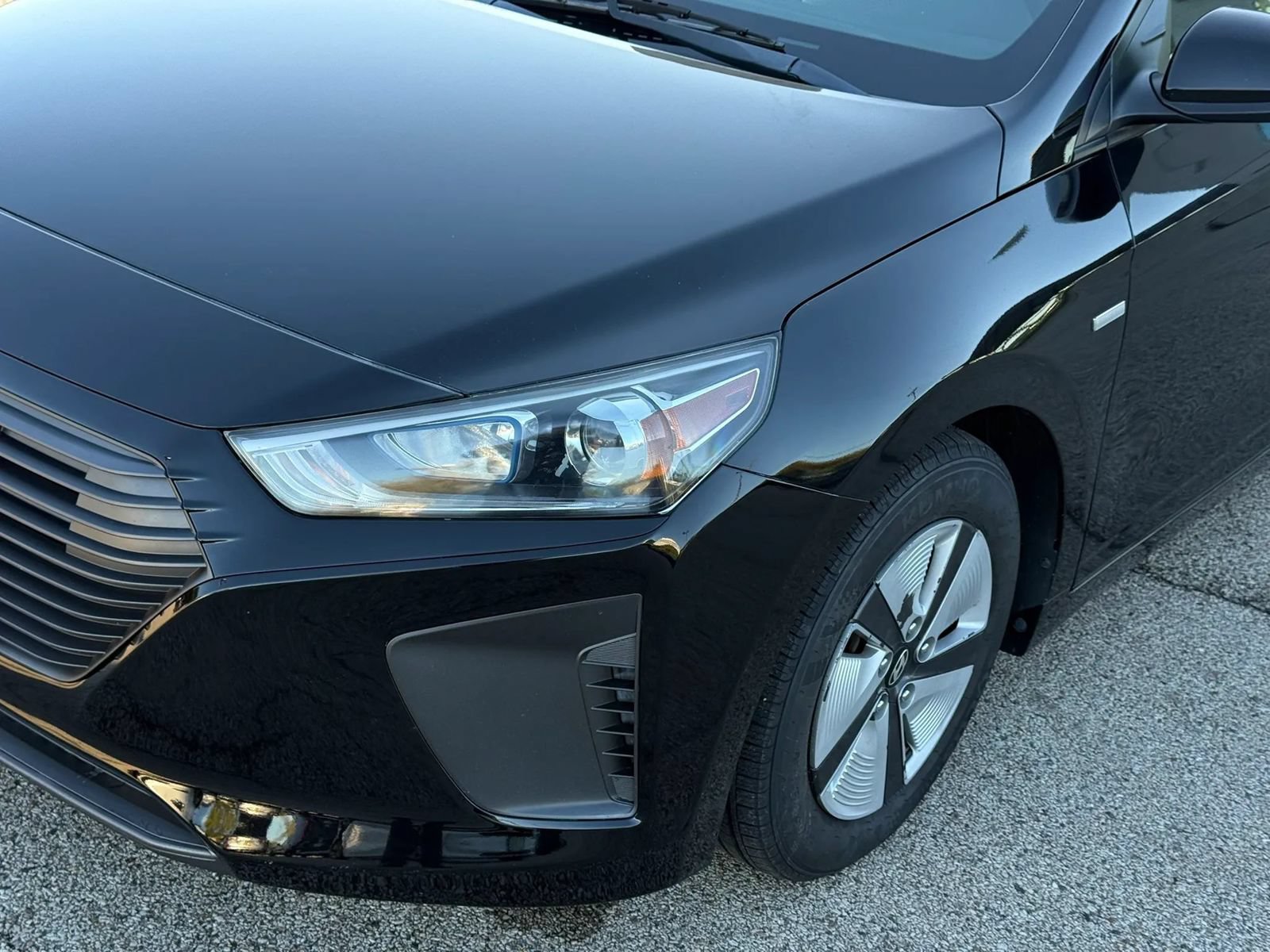 Used 2018 Hyundai Ioniq Blue FWD image 30