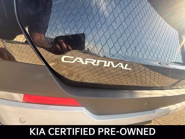 Certified 2025 Kia Carnival FWD image 9