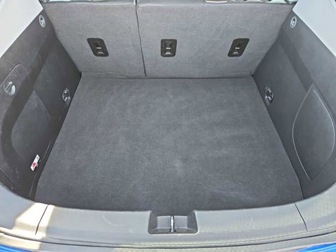 Used 2017 Chevrolet Volt LT w/ Comfort Package image 33