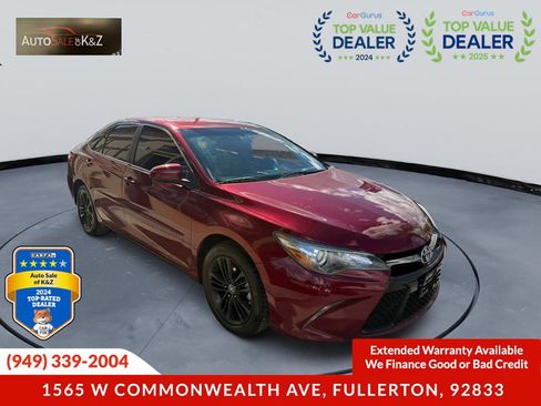 Used 2017 Toyota Camry SE image 5