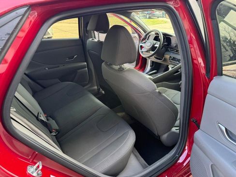 Used 2023 Hyundai Elantra SEL FWD image 15
