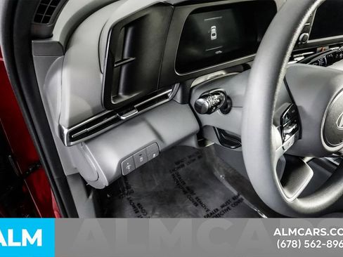 Used 2025 Hyundai Elantra SE image 31