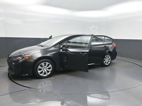 Used 2020 Toyota Corolla LE FWD image 32