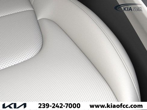 New 2025 Kia Sportage EX image 24